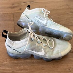 Trendy Nike Air VaporMax Flyknit Sneakers ✨